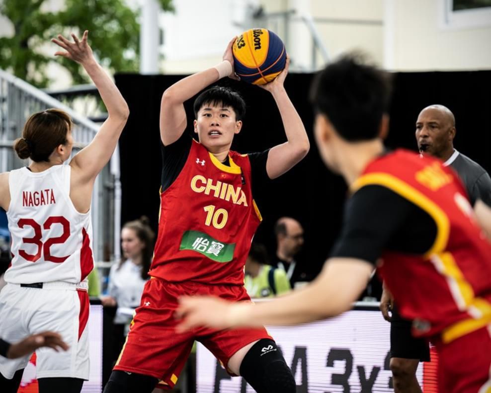 作为2019年国家电影局推出的头部电影项目之一，电影《我和我的祖国》重现1984年中国女排奥运夺冠，首获世界大赛三连冠的历史瞬间，将中国女排奥运夺冠的荣耀时刻与普通人被女排精神振奋鼓舞的特殊情感相交织，唤醒全民记忆重燃国人激情